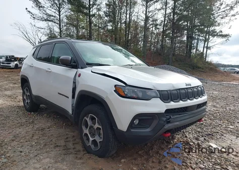 2022 Jeep Compass Trailhawk 4X4 from USA, damaged, VIN 3C4NJDDB5NT133241